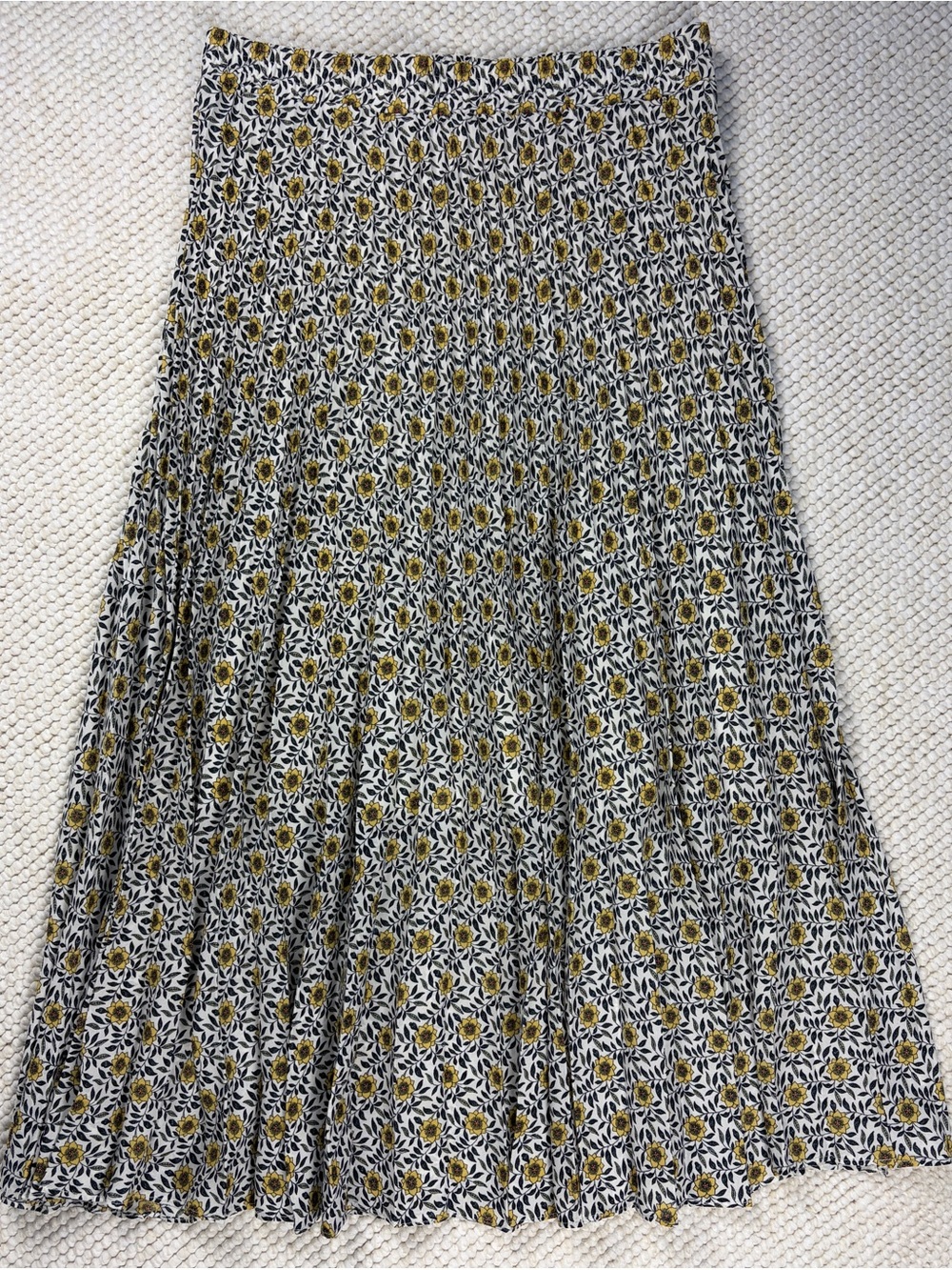 Max Studio Yellow Floral Pleated Skirt Cream Black Pull On Lined
